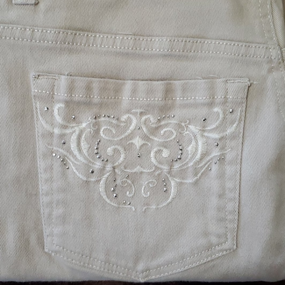 Capris - Picture 2 of 6